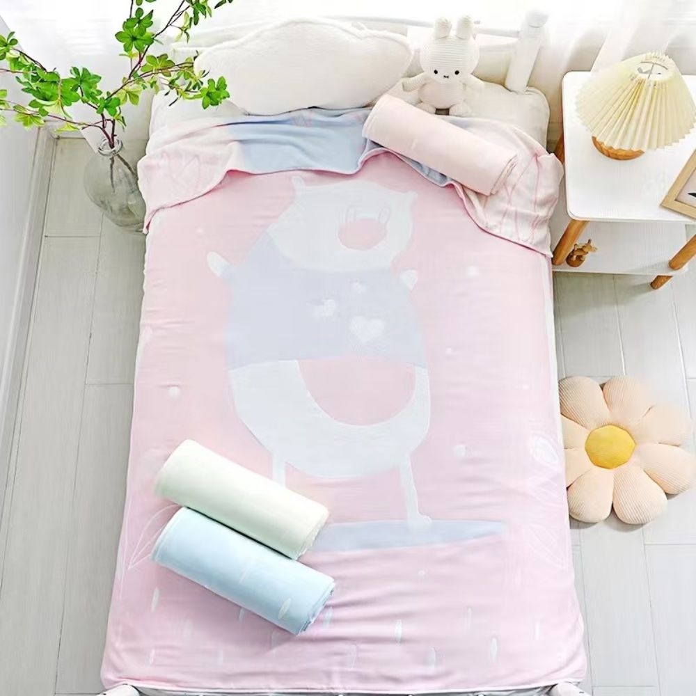 Kids Printed Blanket: Bear and Giraffe Theme