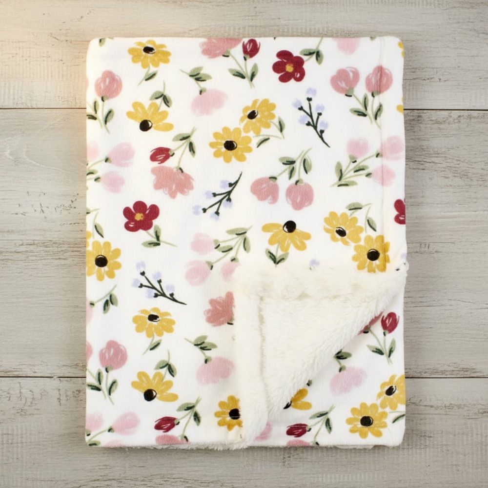 Floral Pattern Plush Blanket – Soft & Cozy Baby Blanket